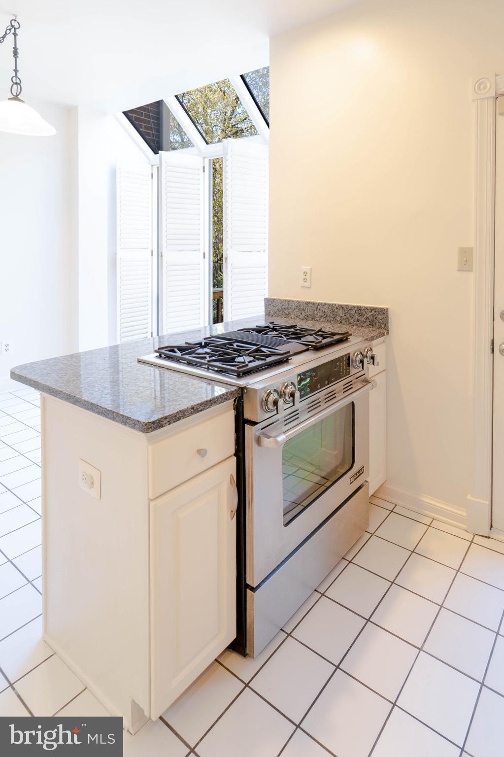 ASHLAWN RIDGE - Residential