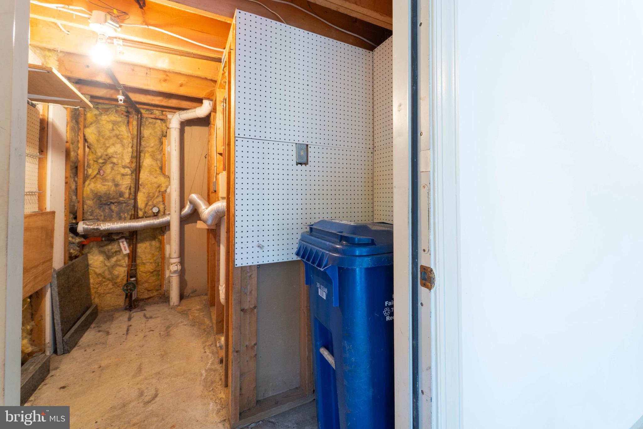 ASHLAWN RIDGE - Residential