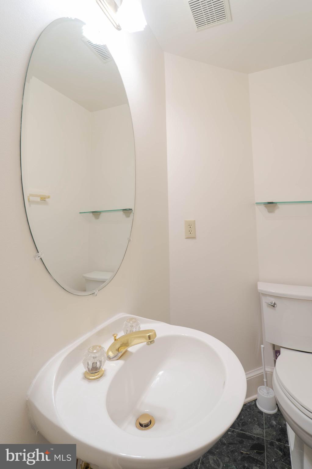 ASHLAWN RIDGE - Residential