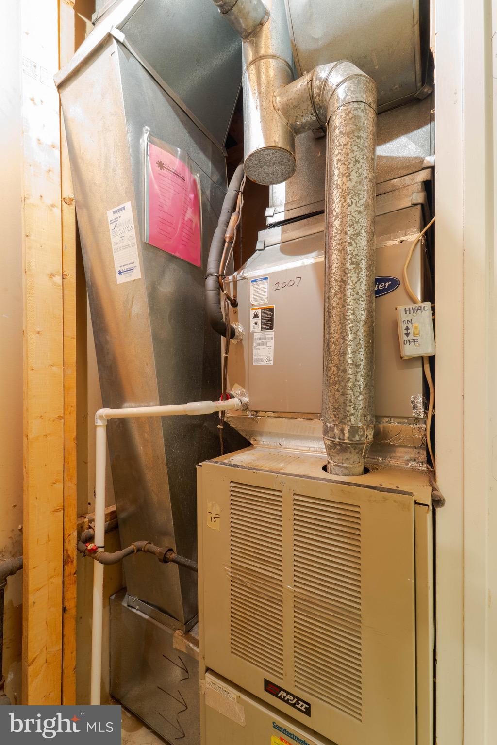 ASHLAWN RIDGE - Residential