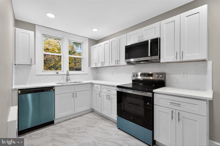 WEST OAK LANE - Residential Lease