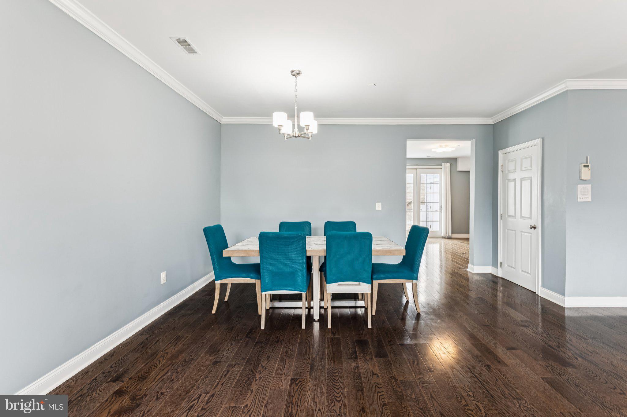 NAVAL SQUARE - Residential