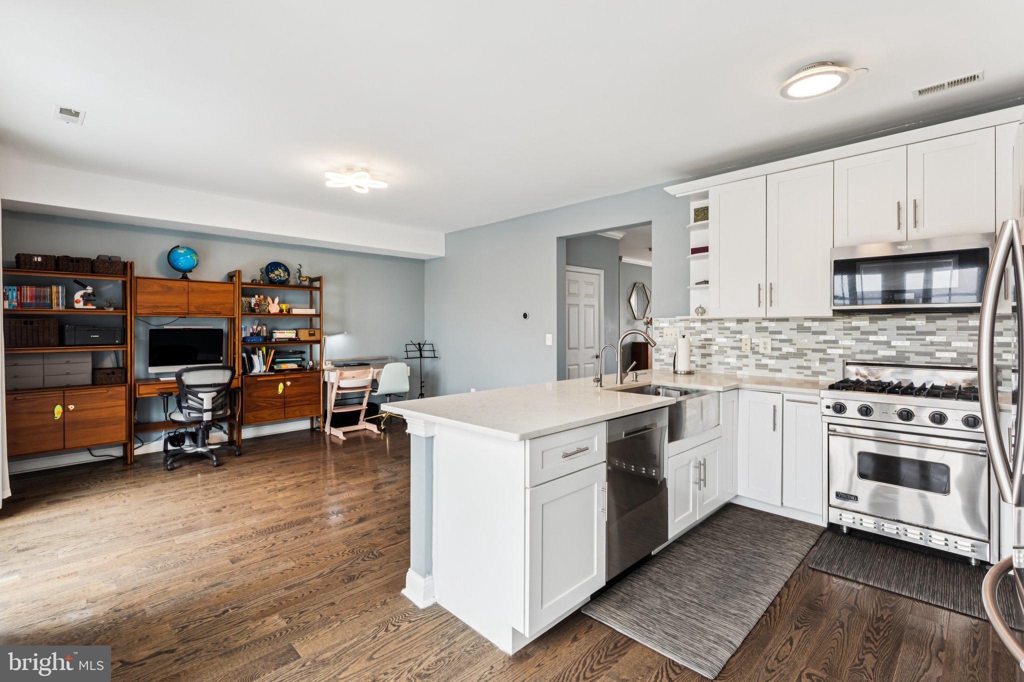 NAVAL SQUARE - Residential