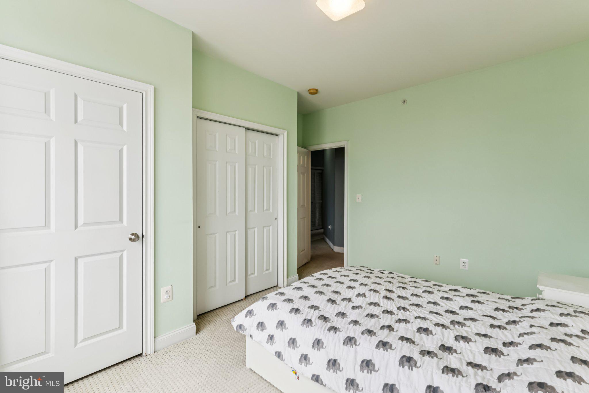 NAVAL SQUARE - Residential