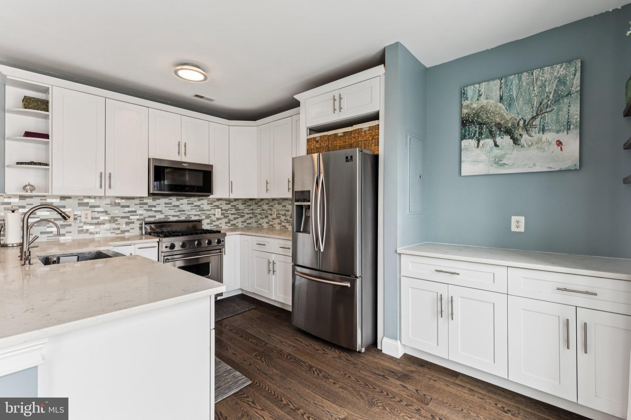 NAVAL SQUARE - Residential