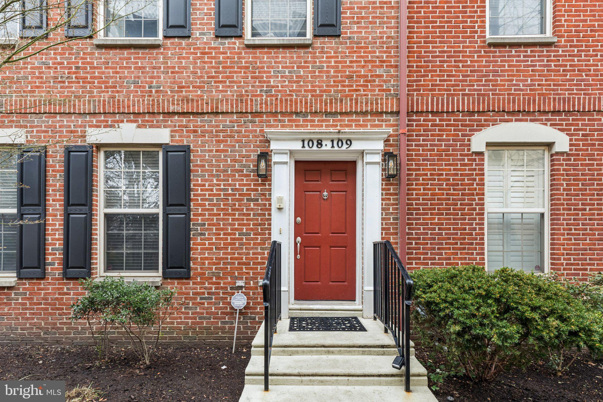 NAVAL SQUARE - Residential