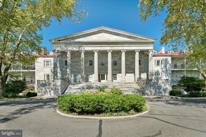 109 SURGEON GENERAL COURT PHILADELPHIA PA 19146