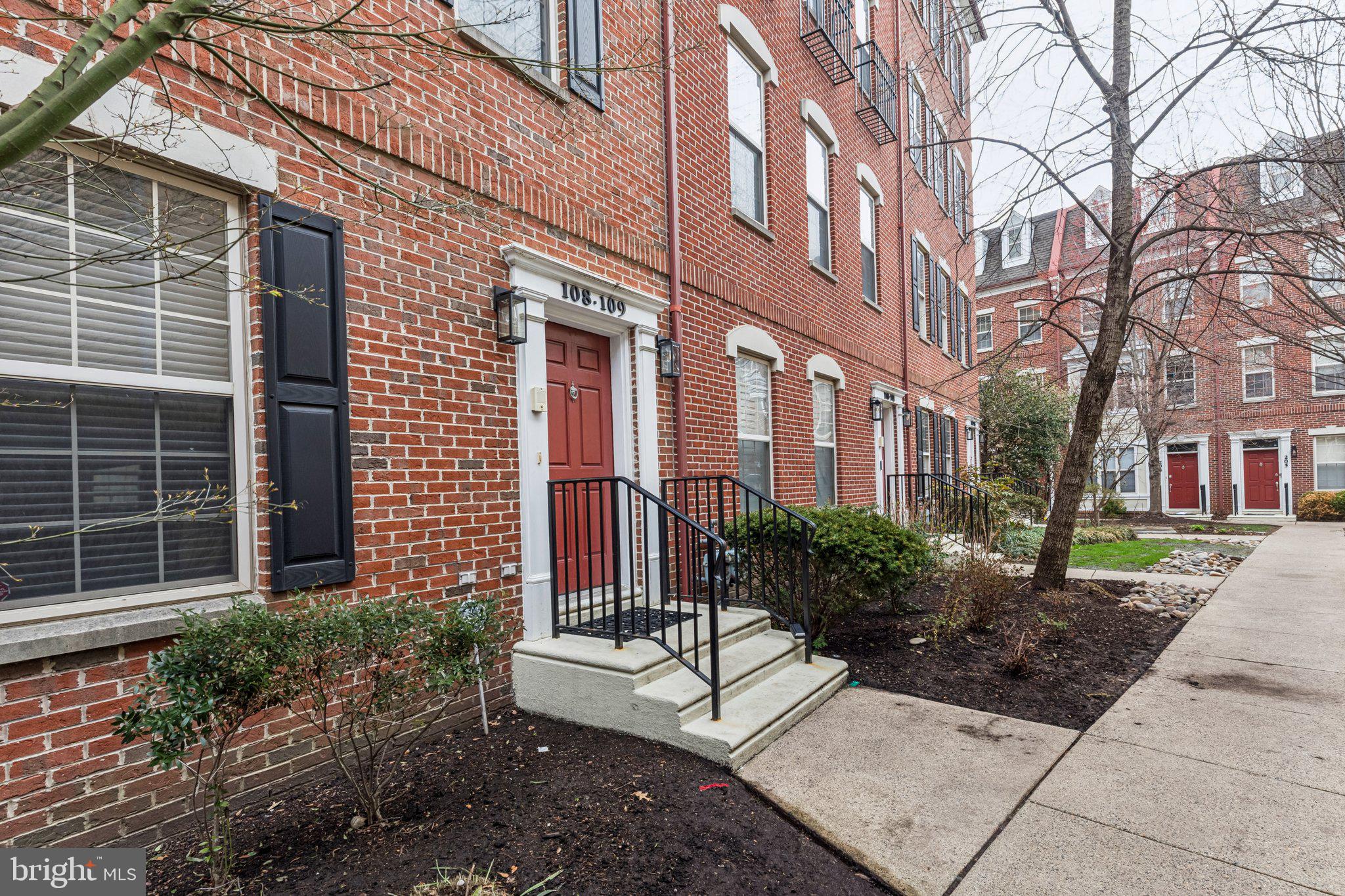 NAVAL SQUARE - Residential