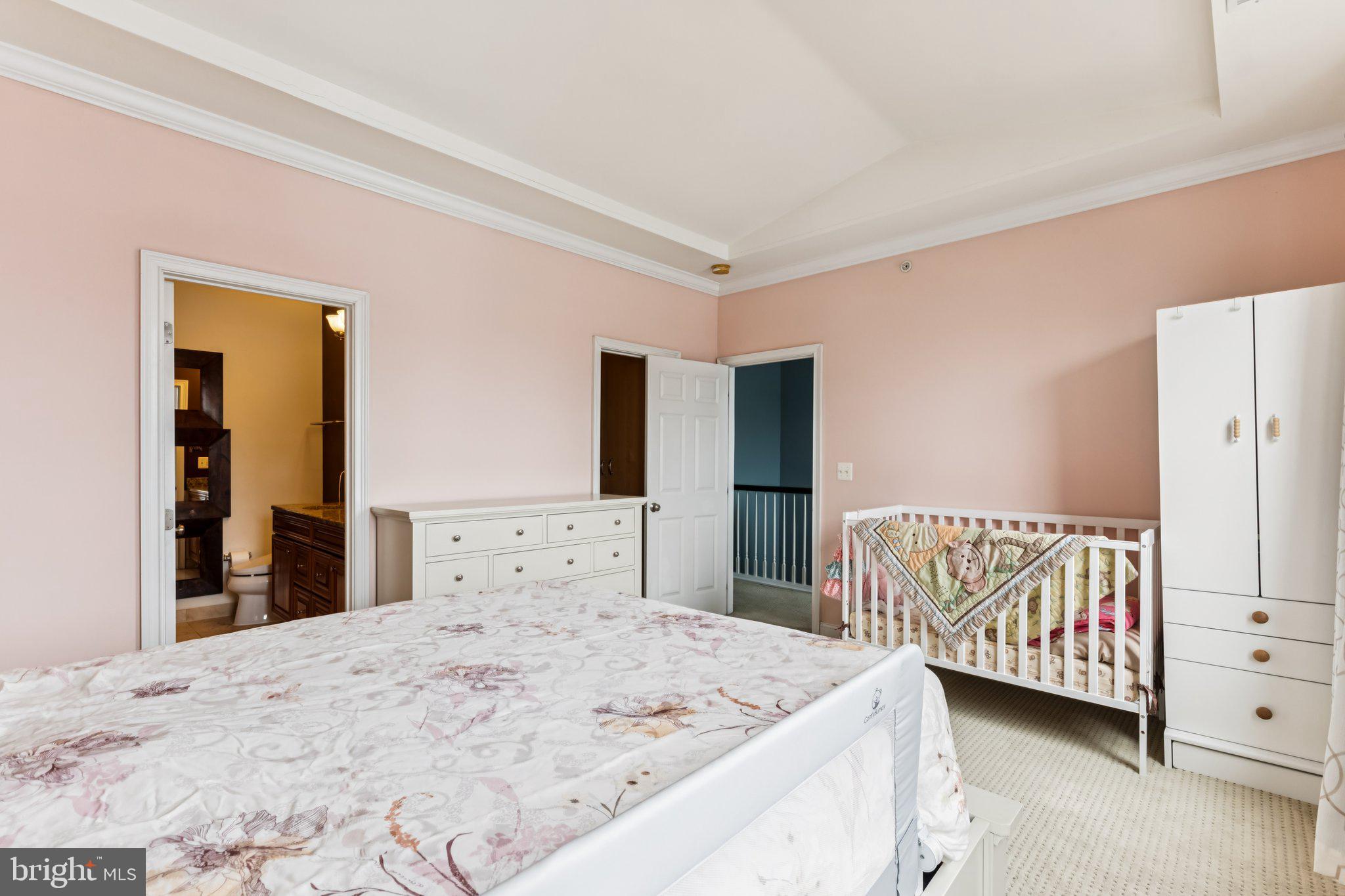 NAVAL SQUARE - Residential