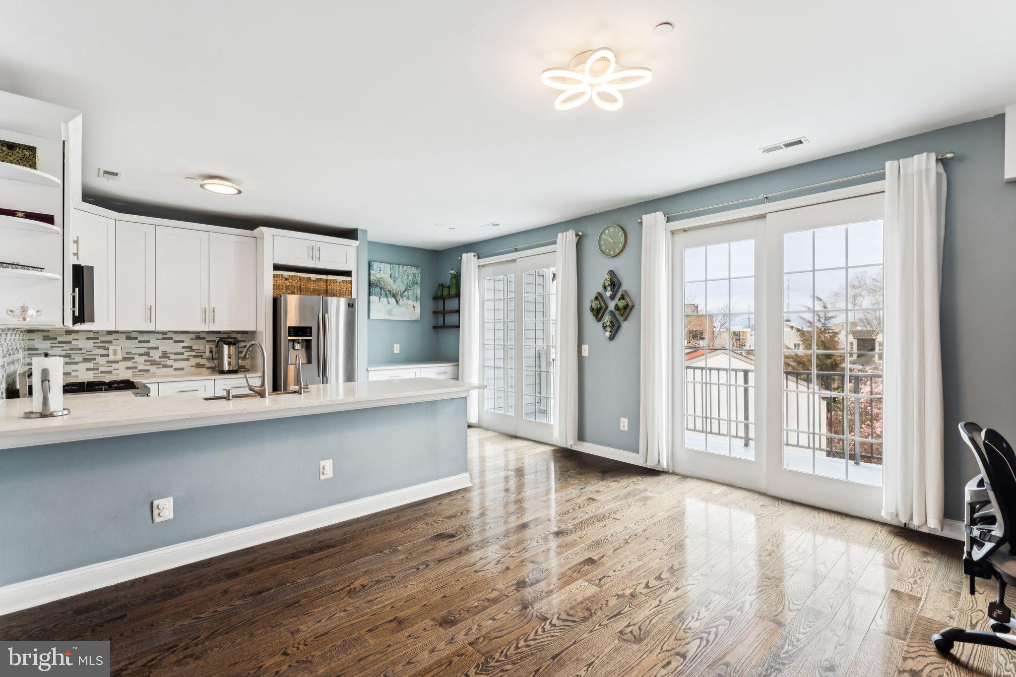 NAVAL SQUARE - Residential