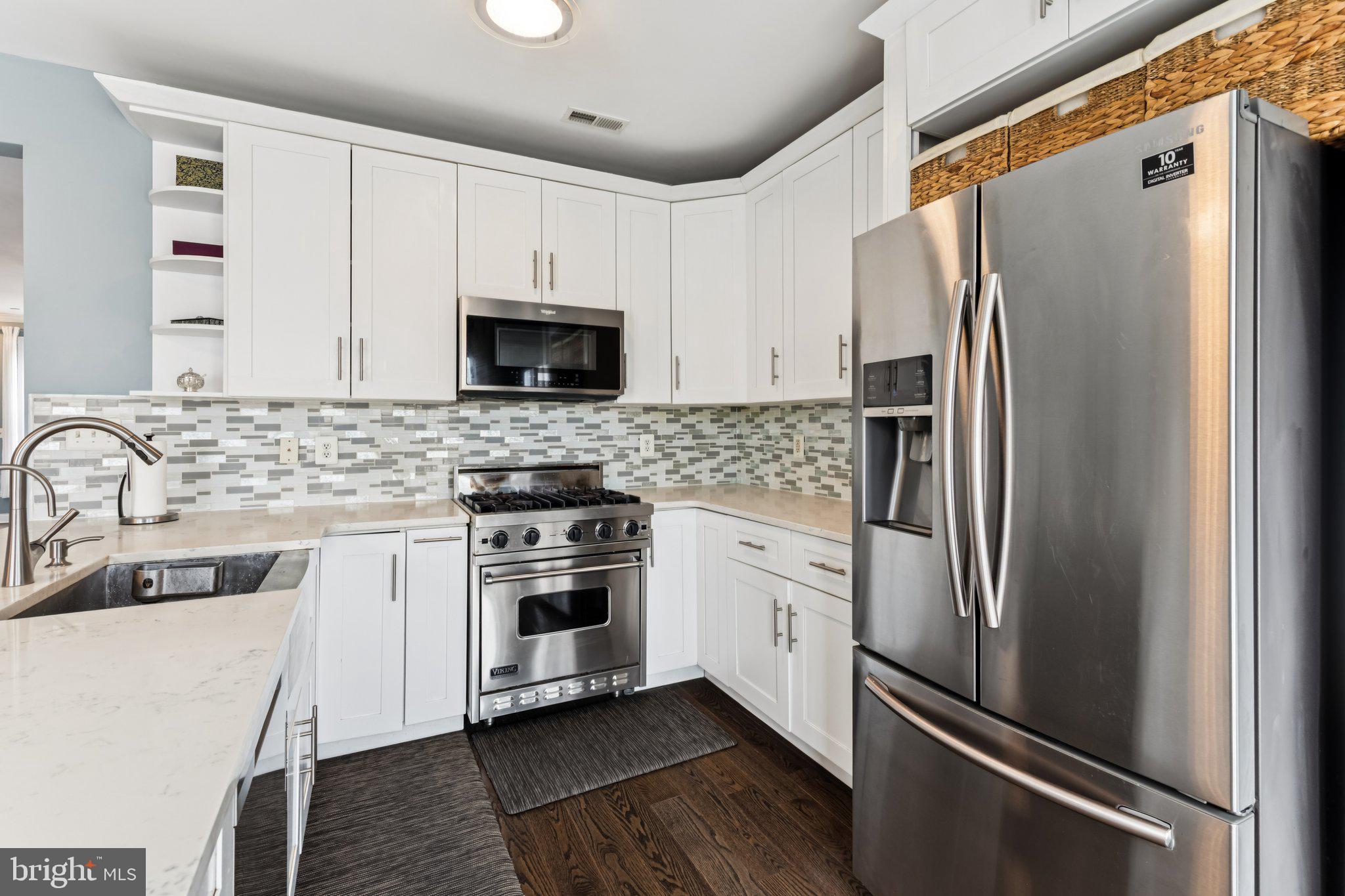 NAVAL SQUARE - Residential