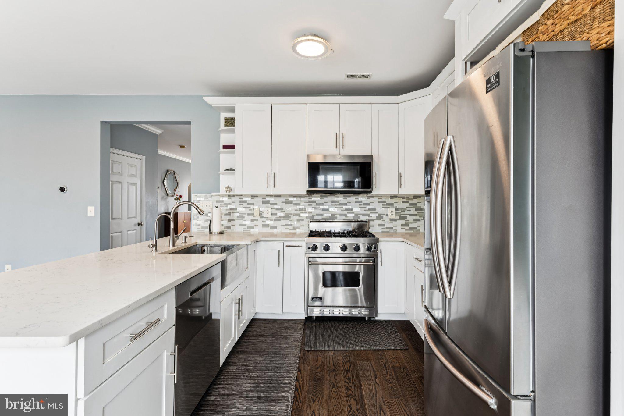 NAVAL SQUARE - Residential