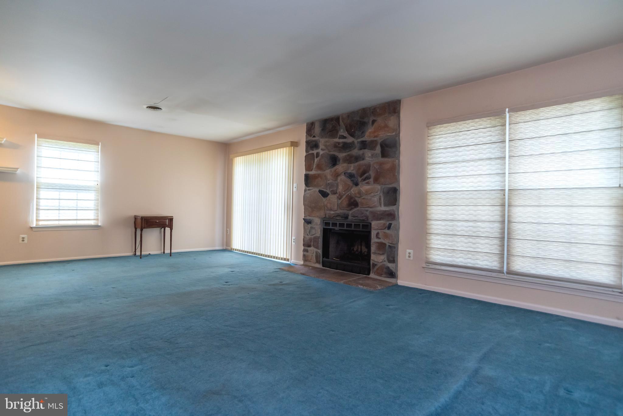 SAW MILL VALLEY - Residential