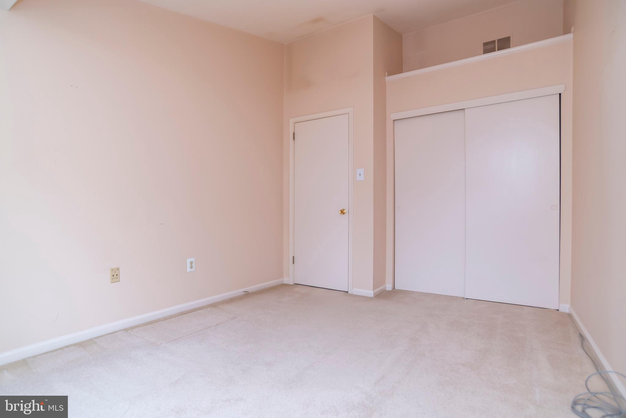 SAW MILL VALLEY - Residential