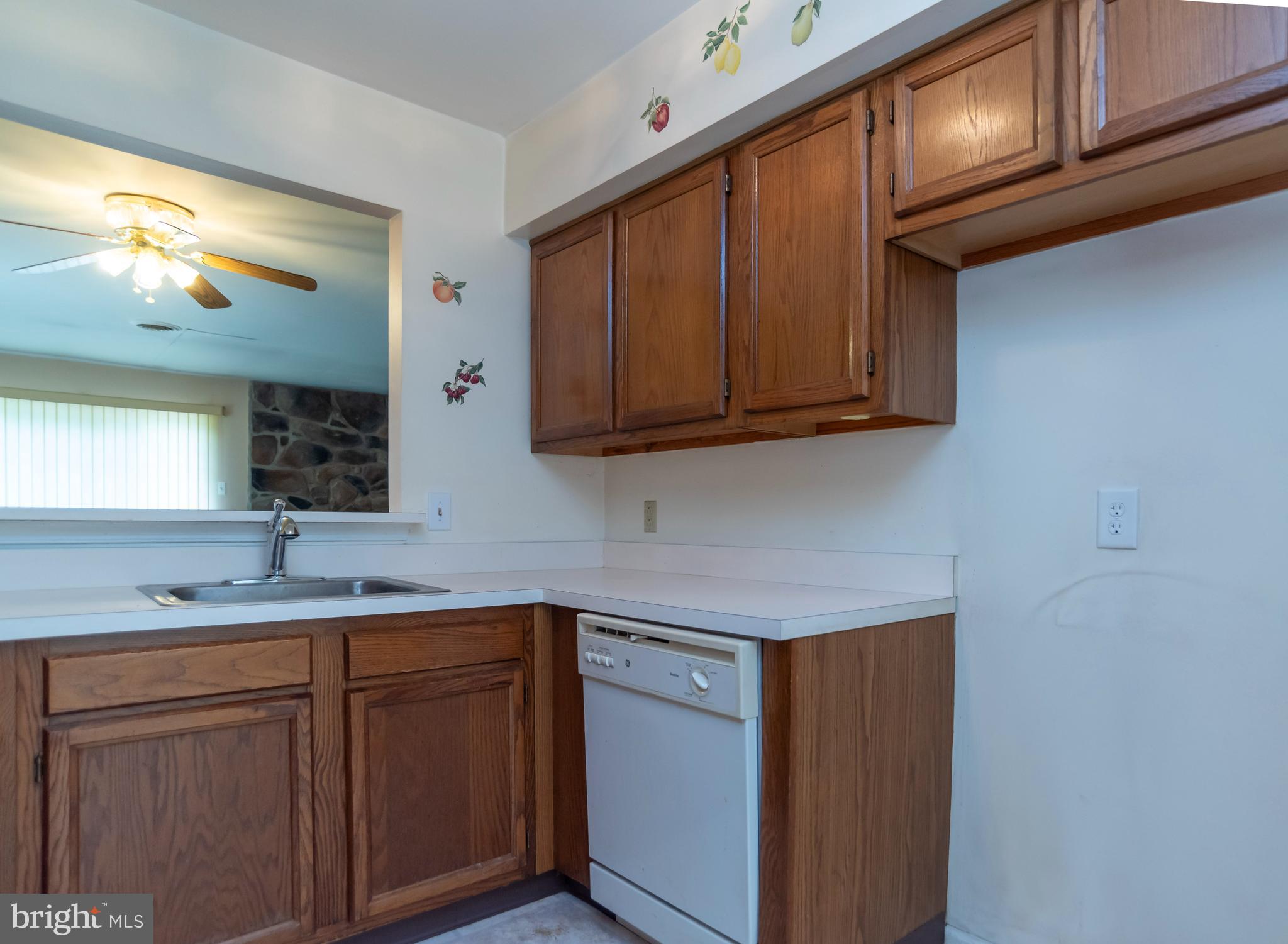 SAW MILL VALLEY - Residential