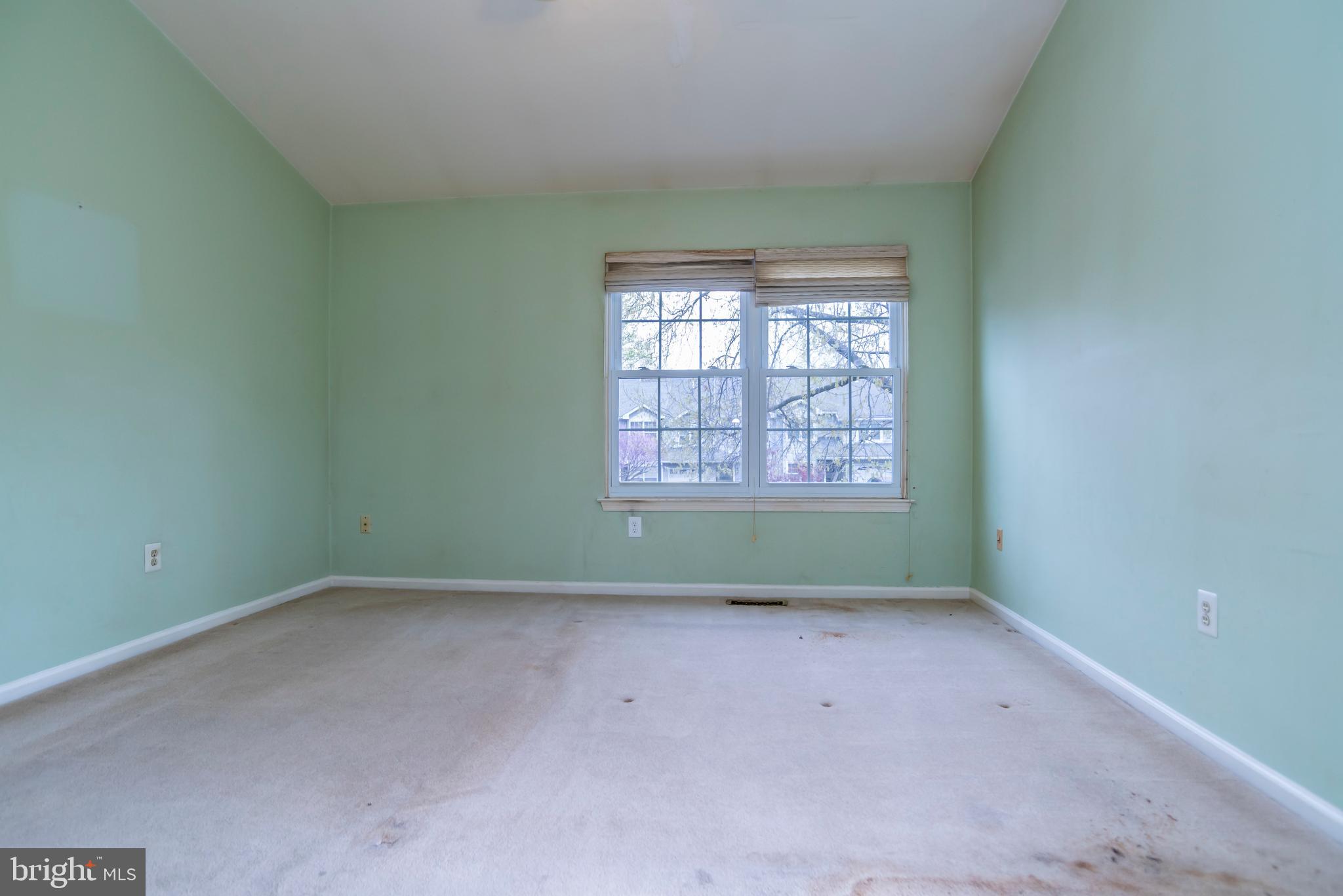 SAW MILL VALLEY - Residential