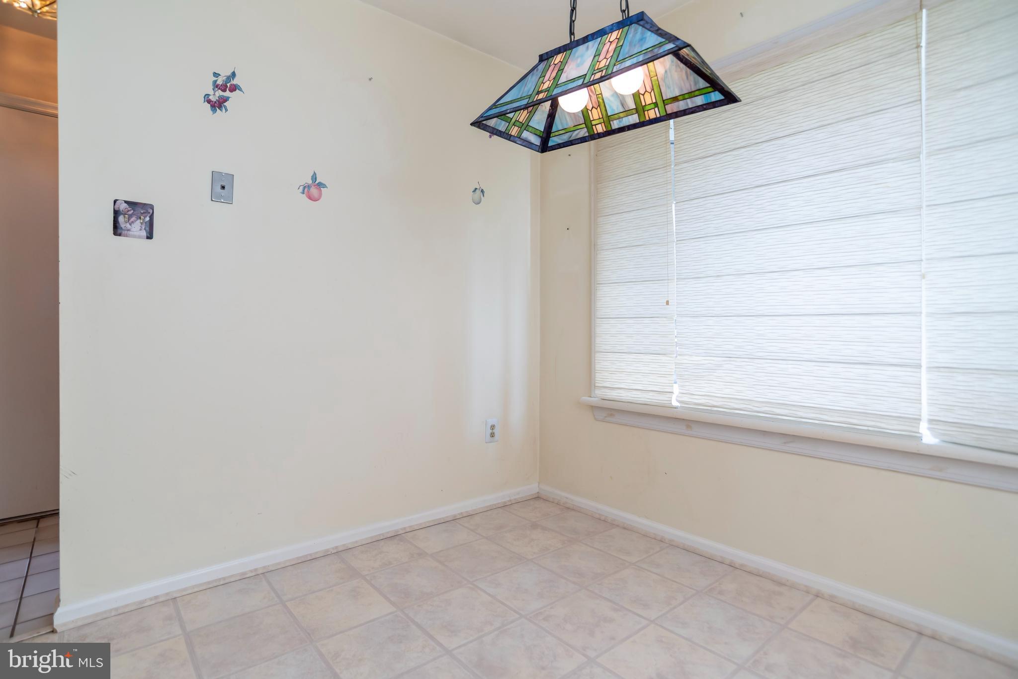 SAW MILL VALLEY - Residential