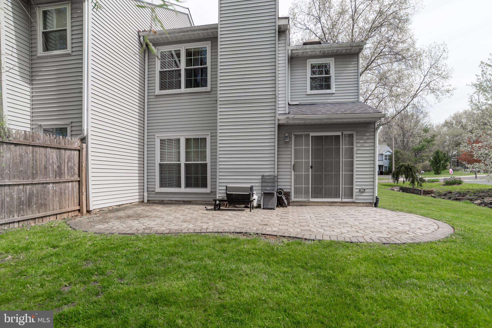 SAW MILL VALLEY - Residential