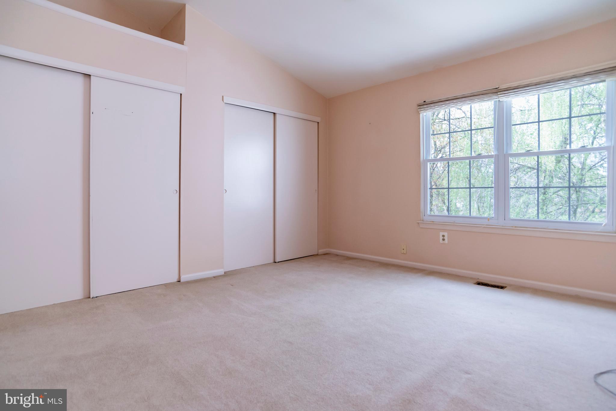 SAW MILL VALLEY - Residential