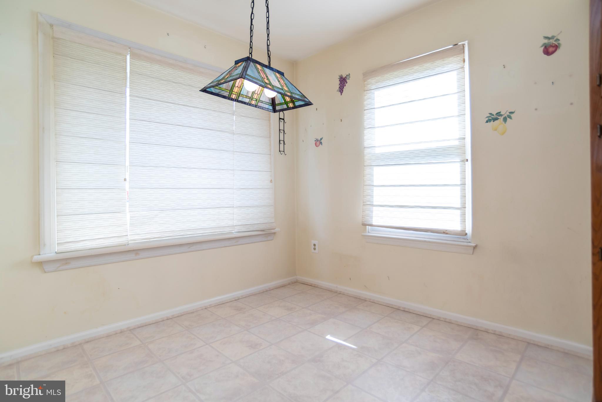 SAW MILL VALLEY - Residential