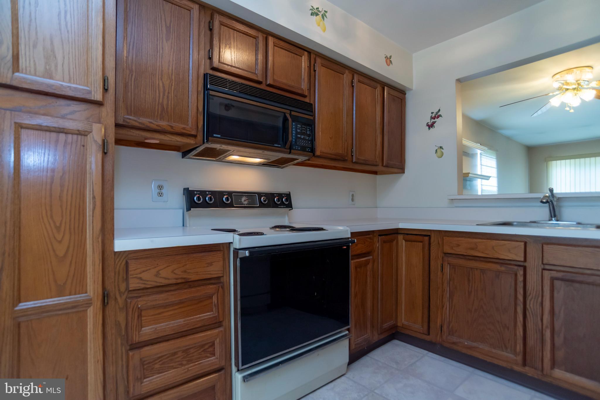 SAW MILL VALLEY - Residential