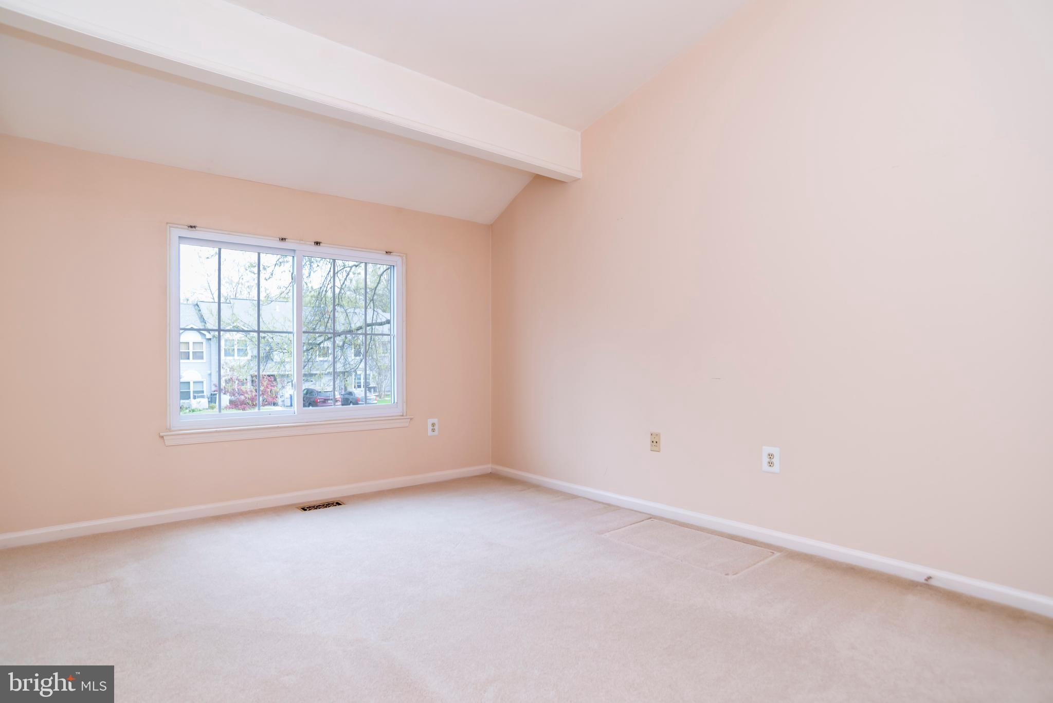 SAW MILL VALLEY - Residential