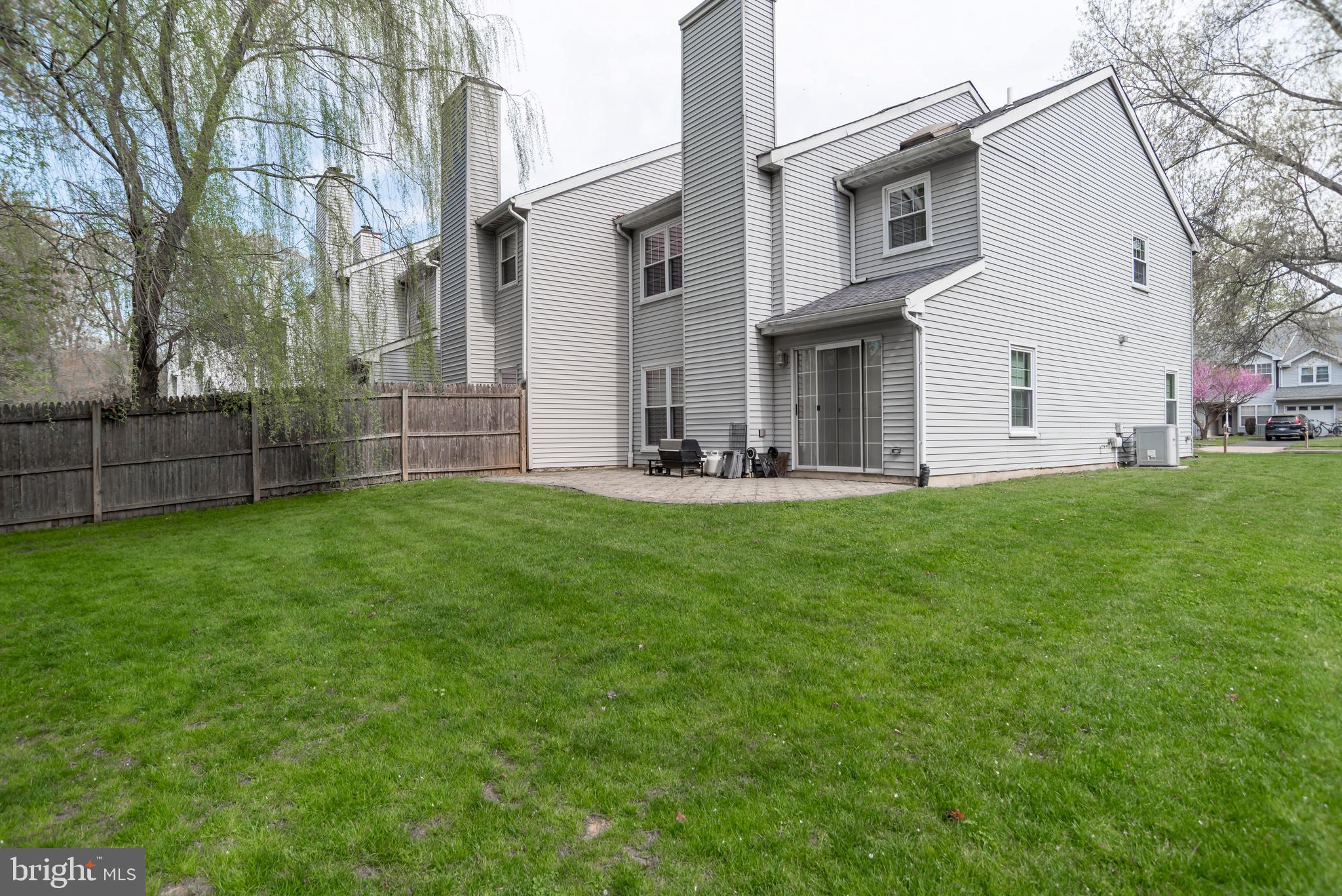 SAW MILL VALLEY - Residential