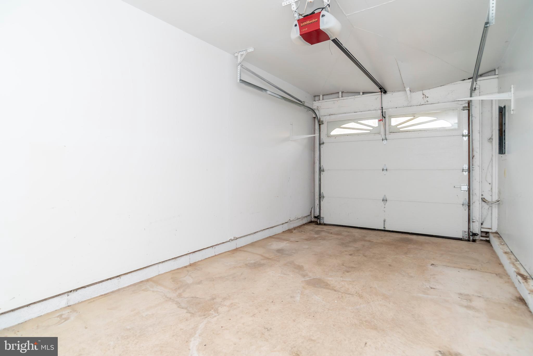 SAW MILL VALLEY - Residential