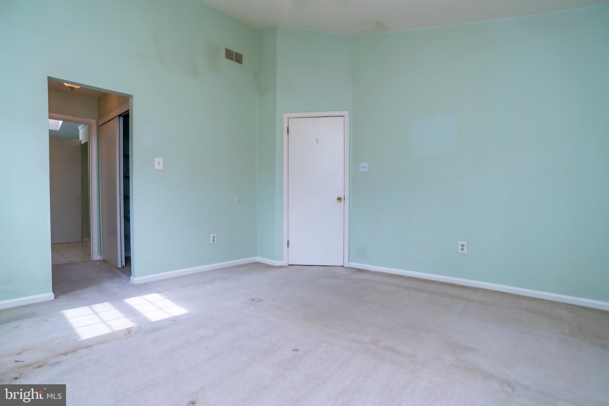 SAW MILL VALLEY - Residential