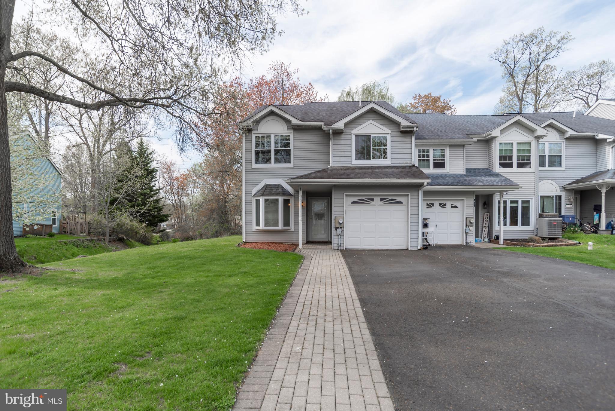 SAW MILL VALLEY - Residential