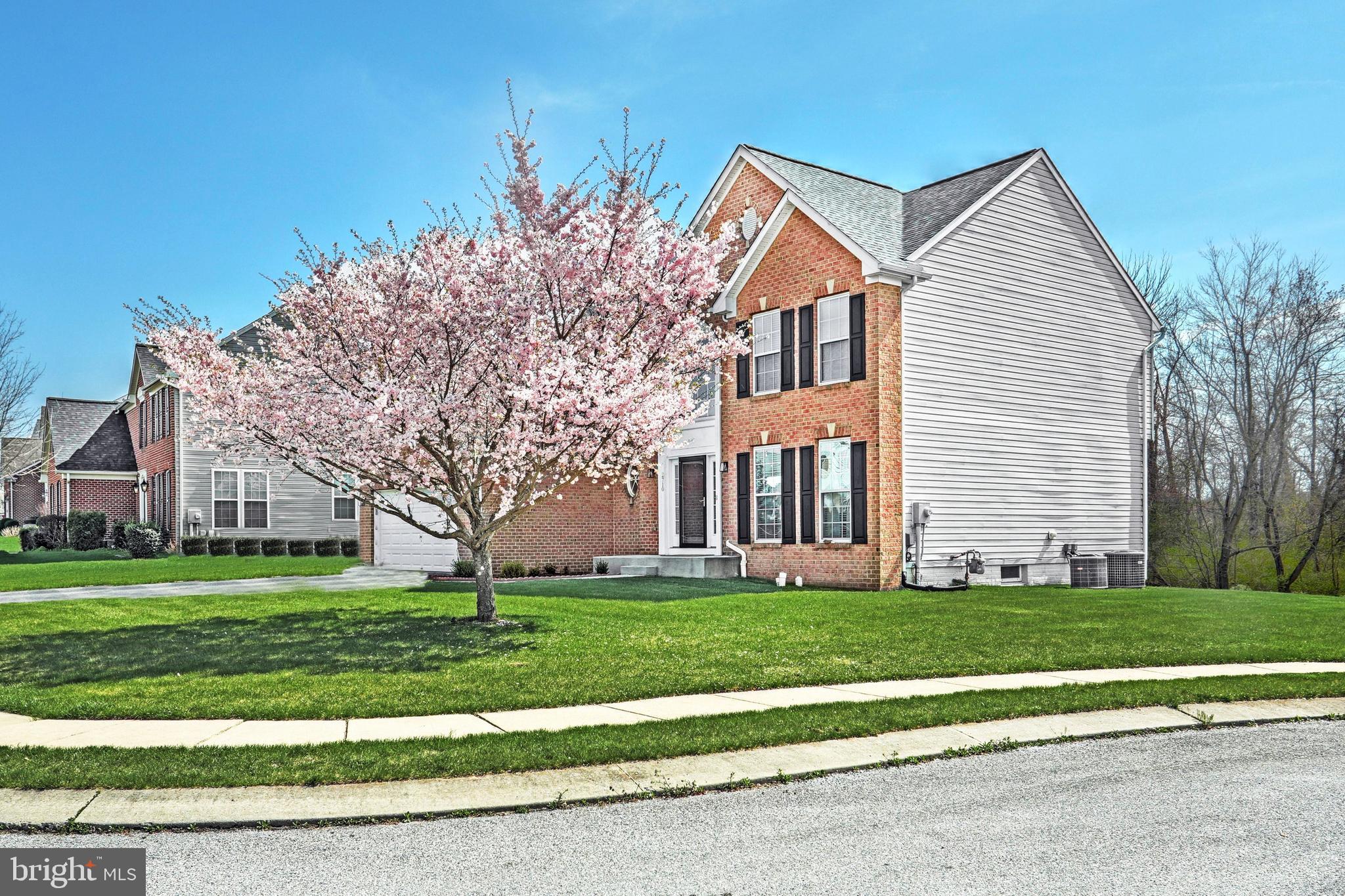 THISTLE DOWNS - Residential