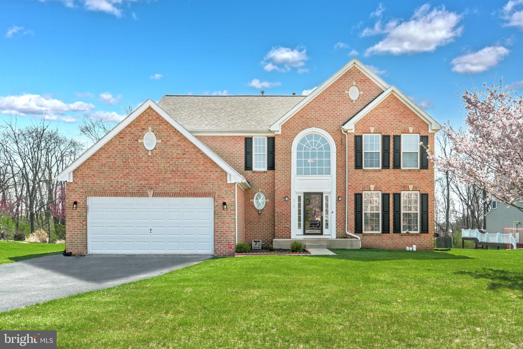 THISTLE DOWNS - Residential