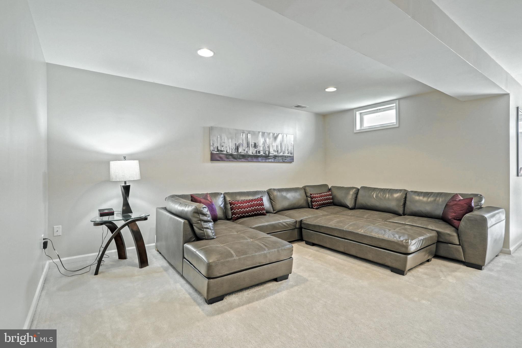 THISTLE DOWNS - Residential