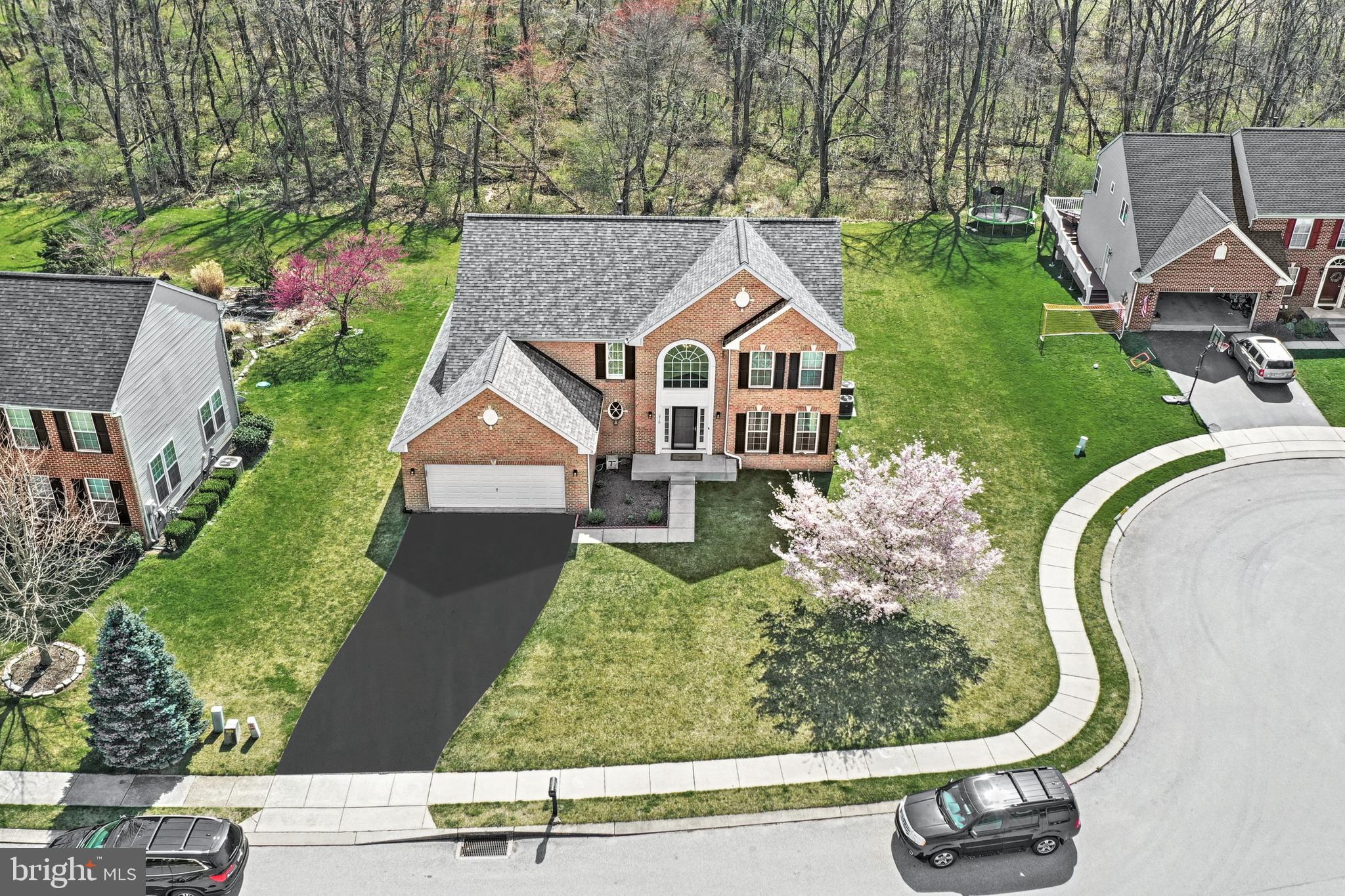 THISTLE DOWNS - Residential