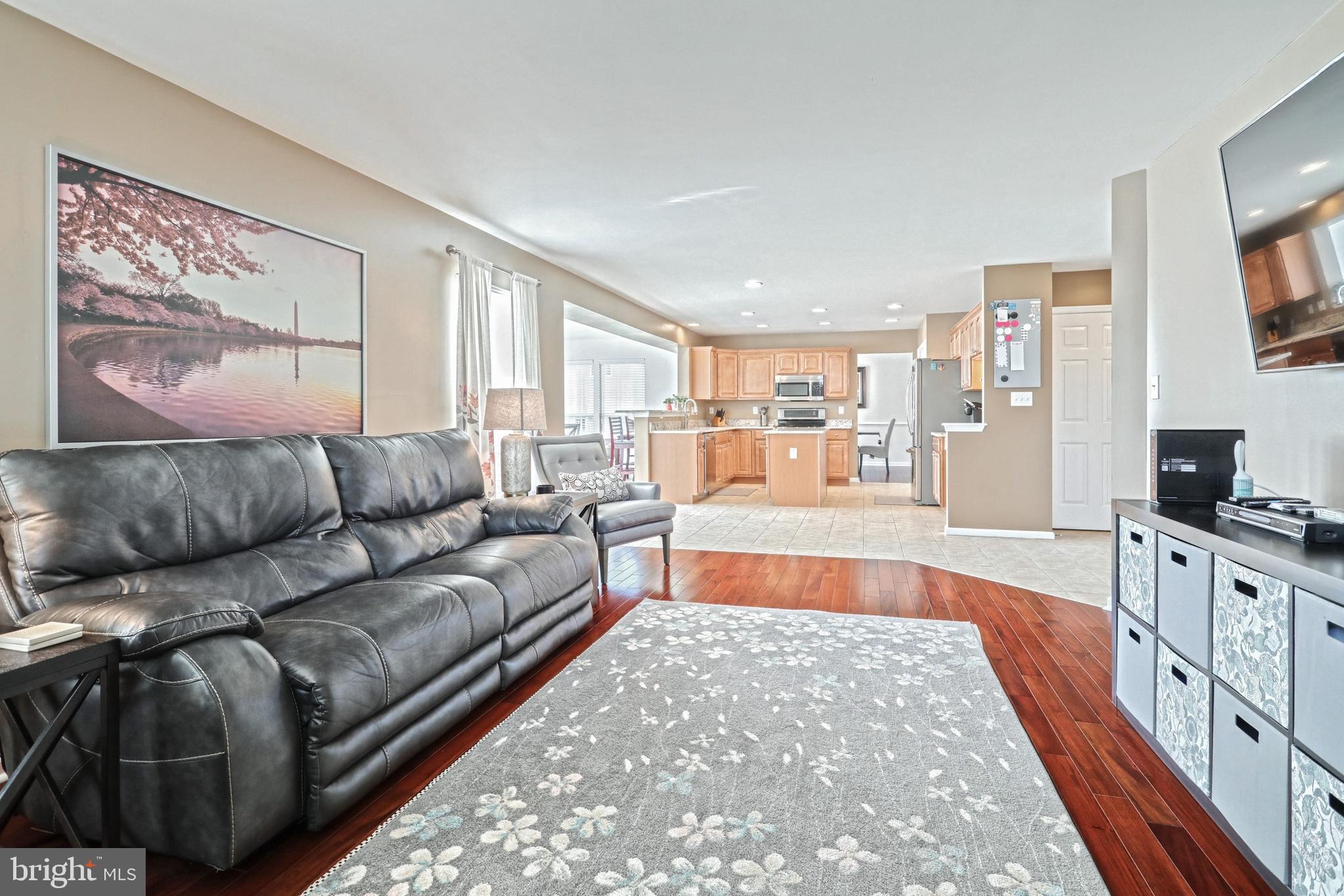 THISTLE DOWNS - Residential