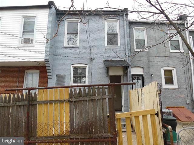 MONTEBELLO - Residential