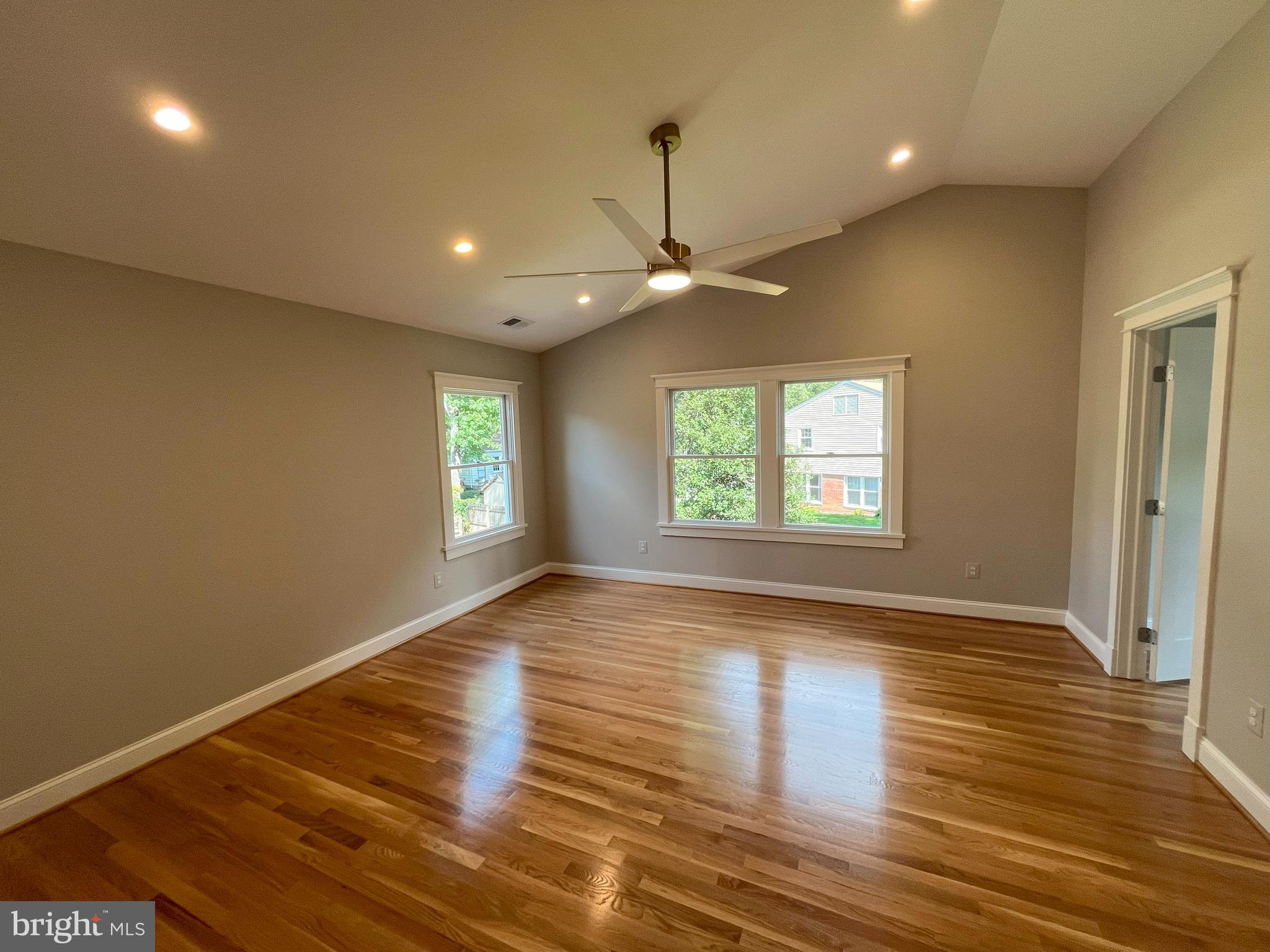 WAYNEWOOD - Residential