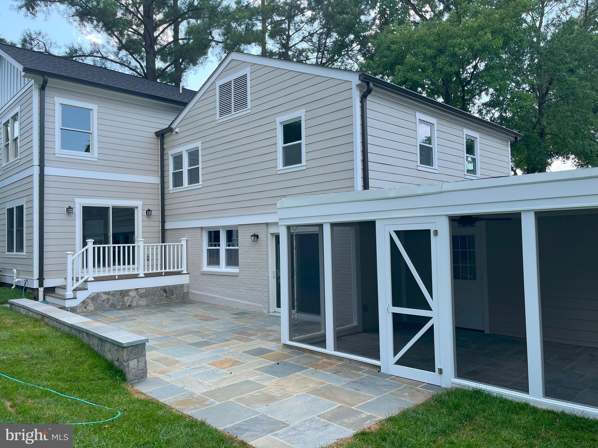 WAYNEWOOD - Residential