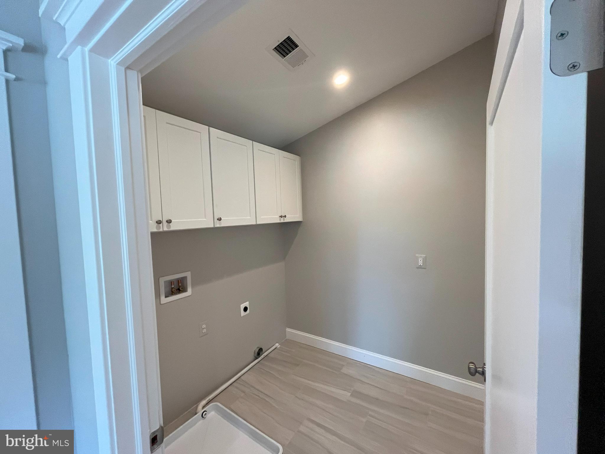 WAYNEWOOD - Residential