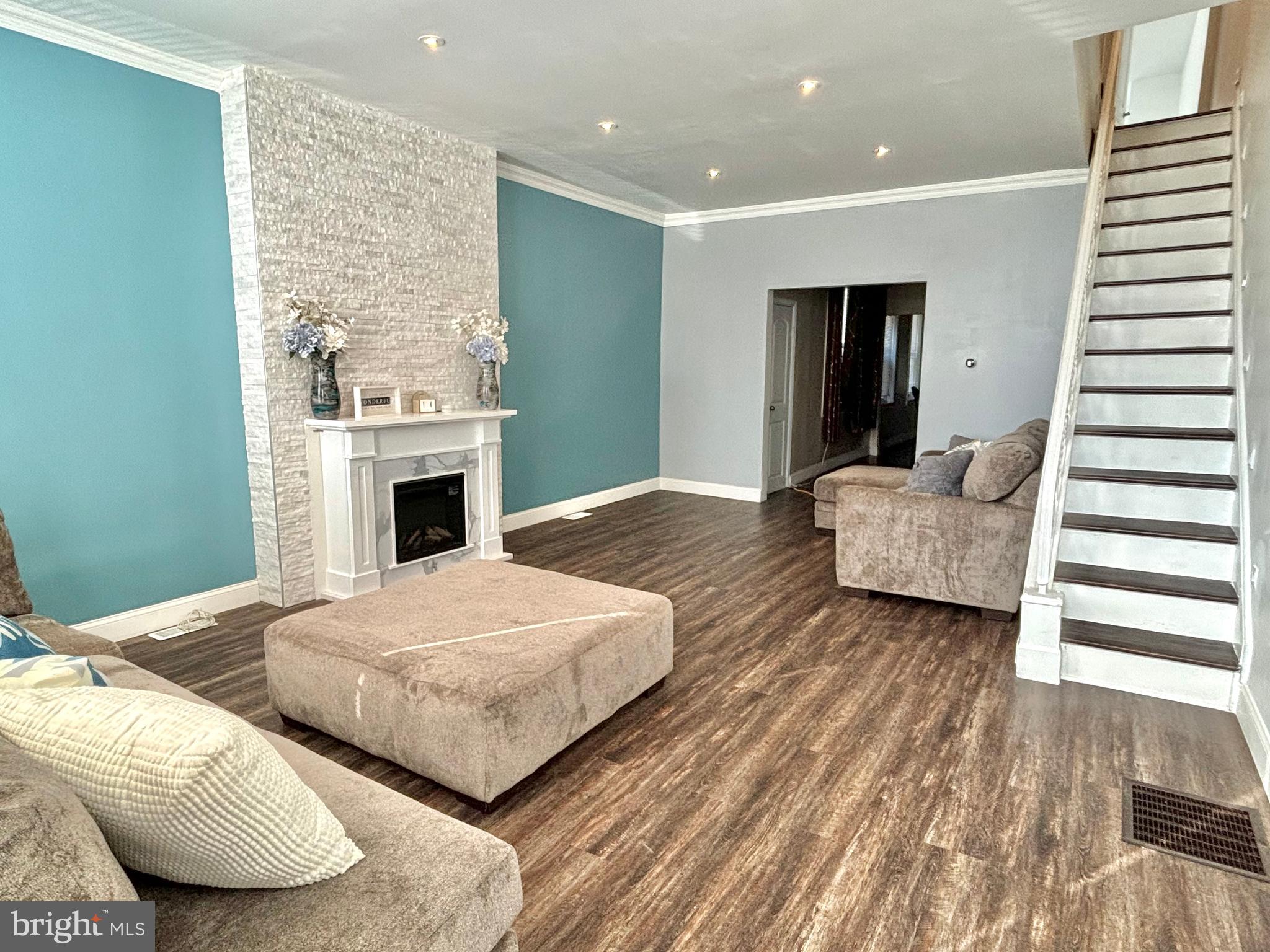 KENSINGTON - Residential
