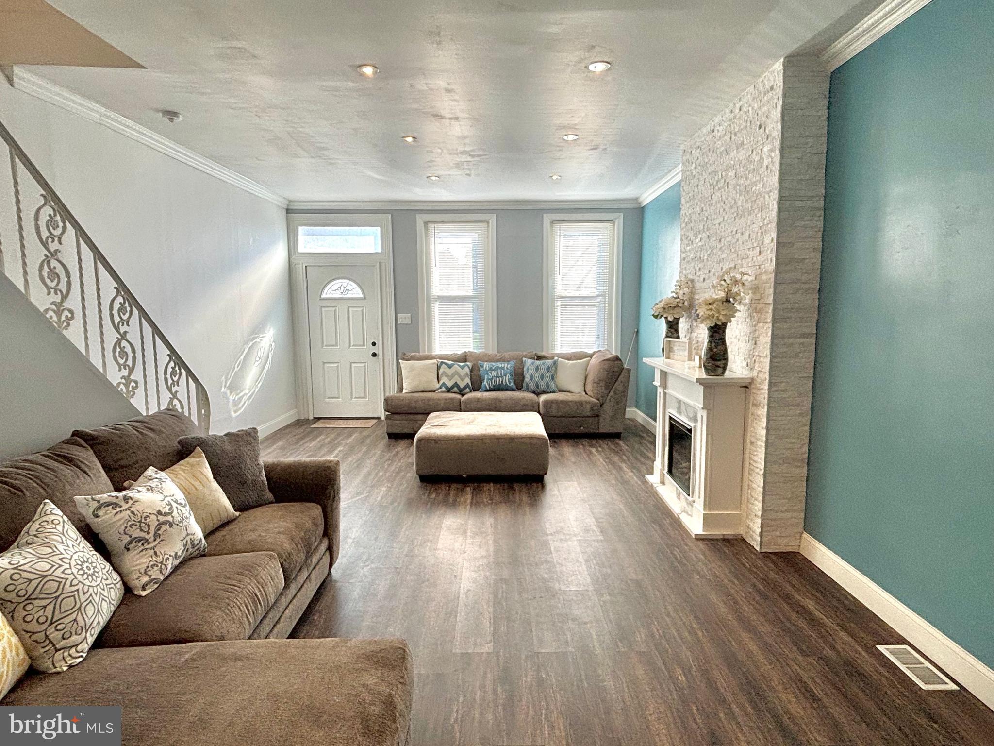 KENSINGTON - Residential