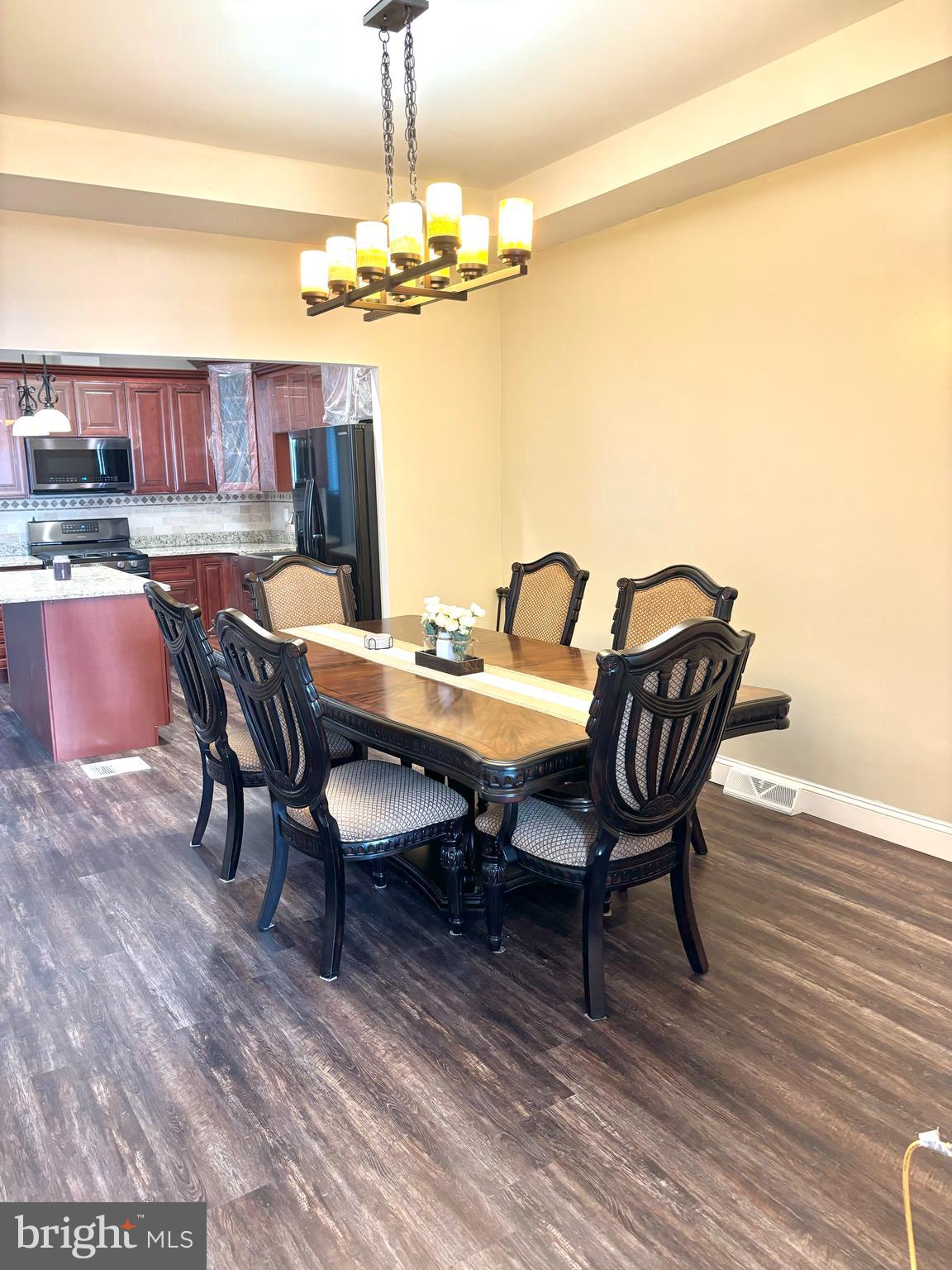 KENSINGTON - Residential