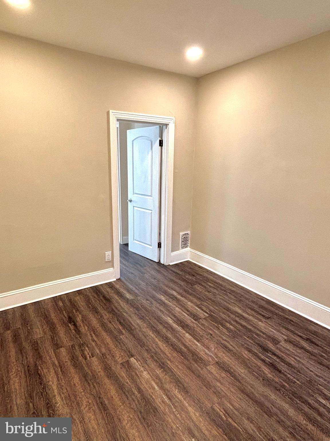 KENSINGTON - Residential
