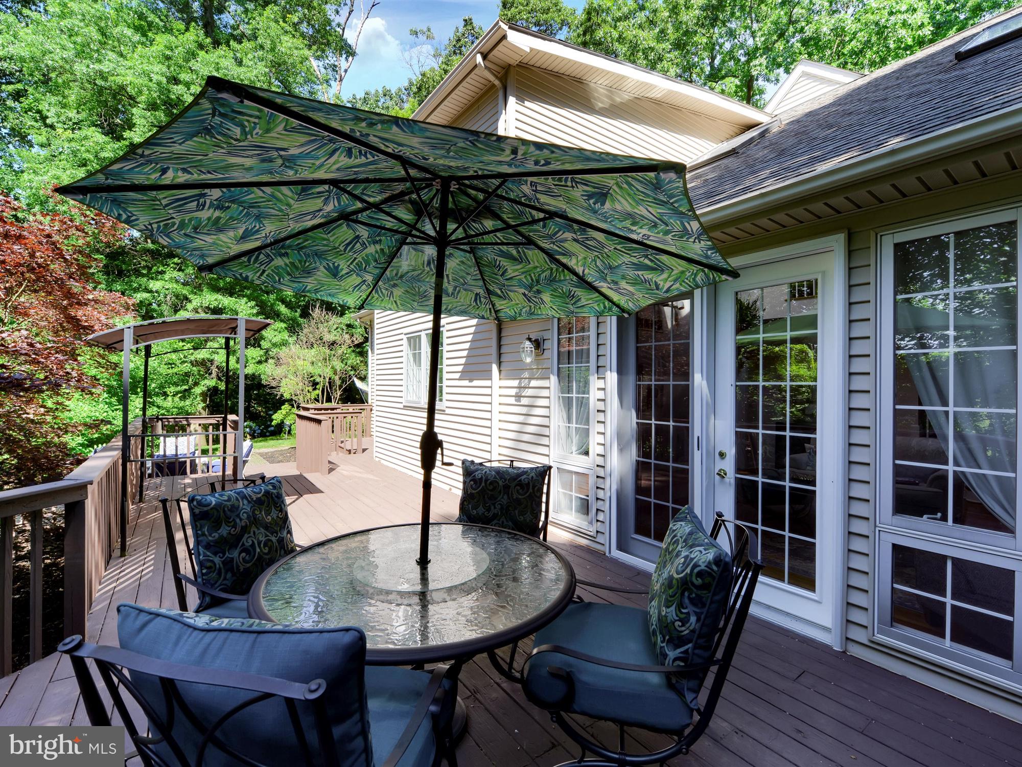 LAUREL WOODS - Residential