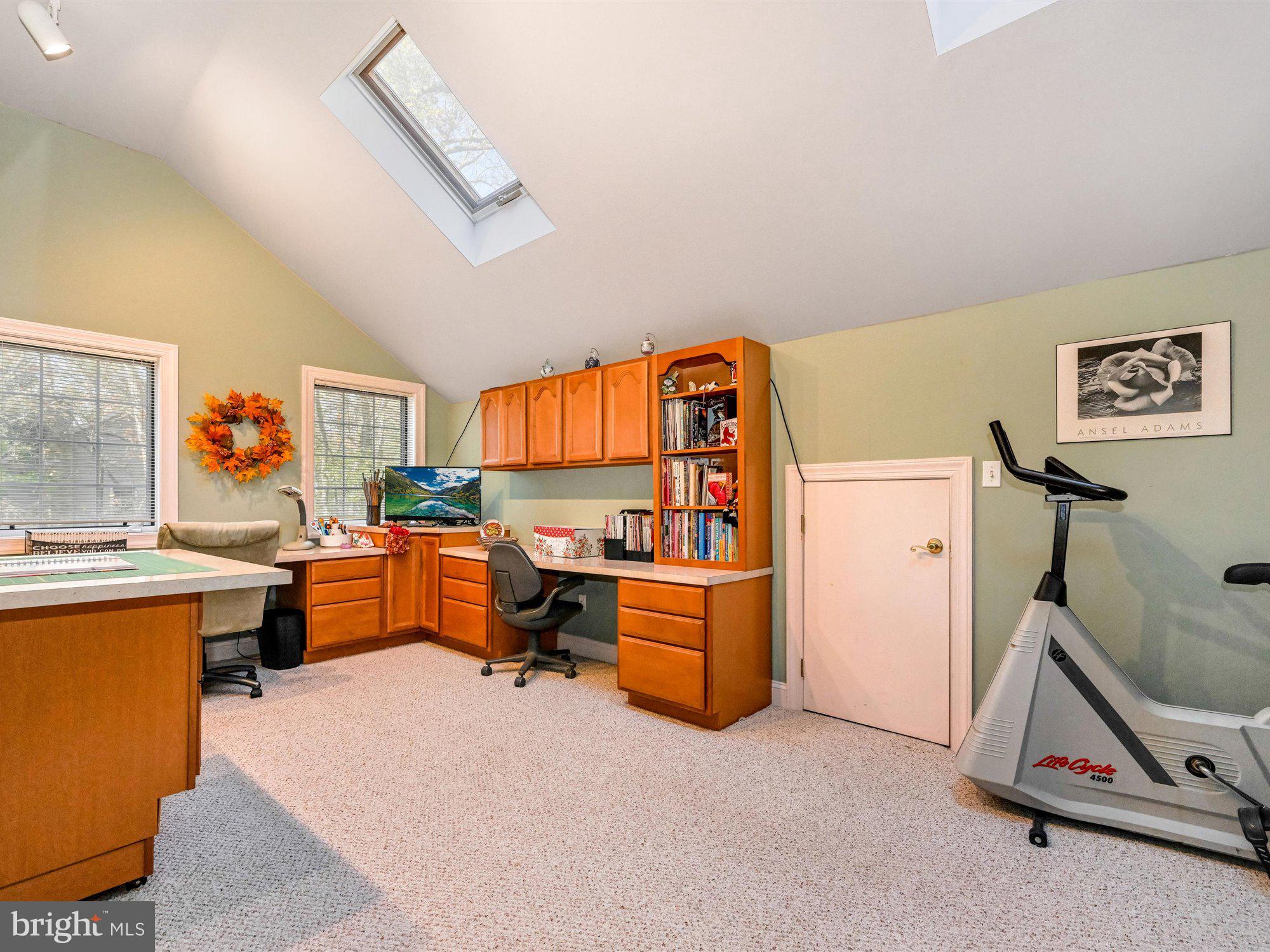 LAUREL WOODS - Residential