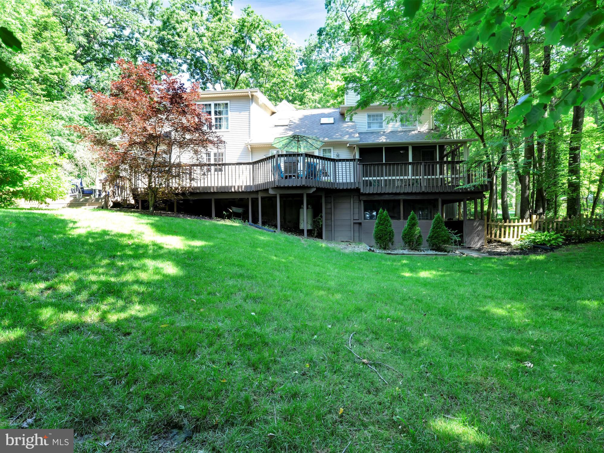 LAUREL WOODS - Residential