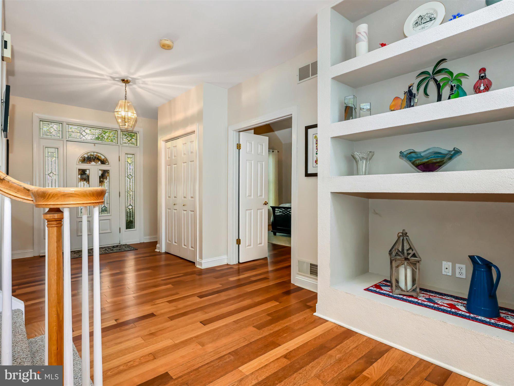 LAUREL WOODS - Residential