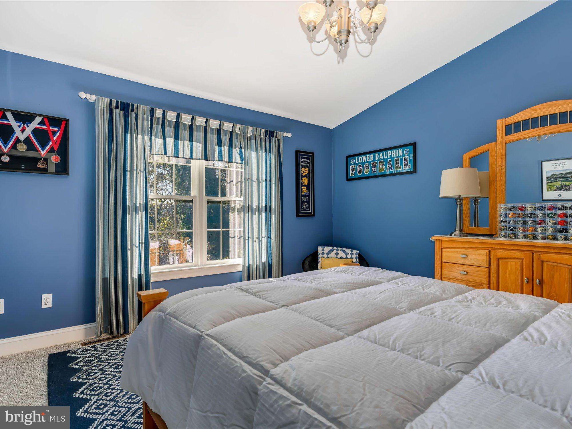 LAUREL WOODS - Residential