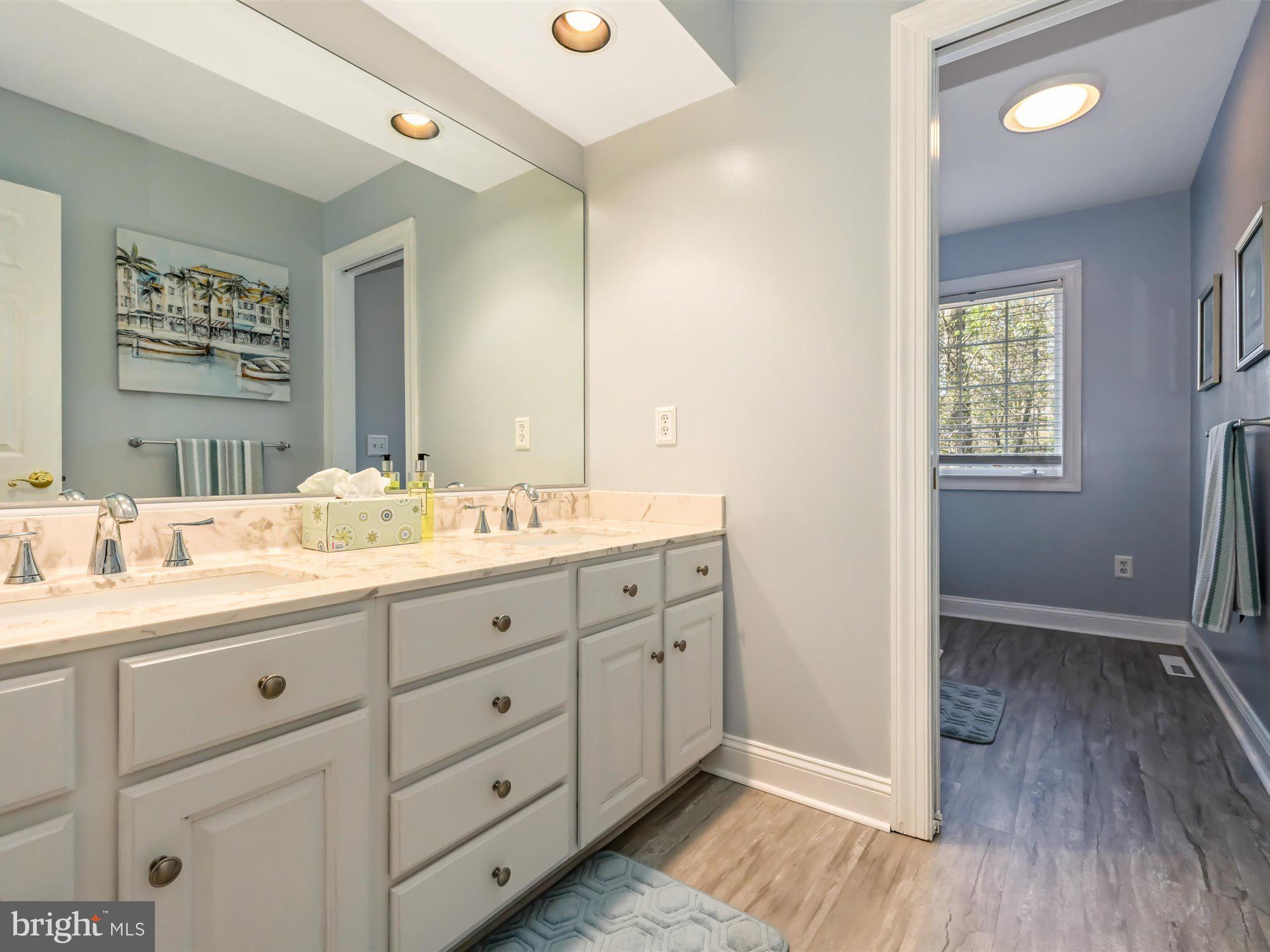 LAUREL WOODS - Residential