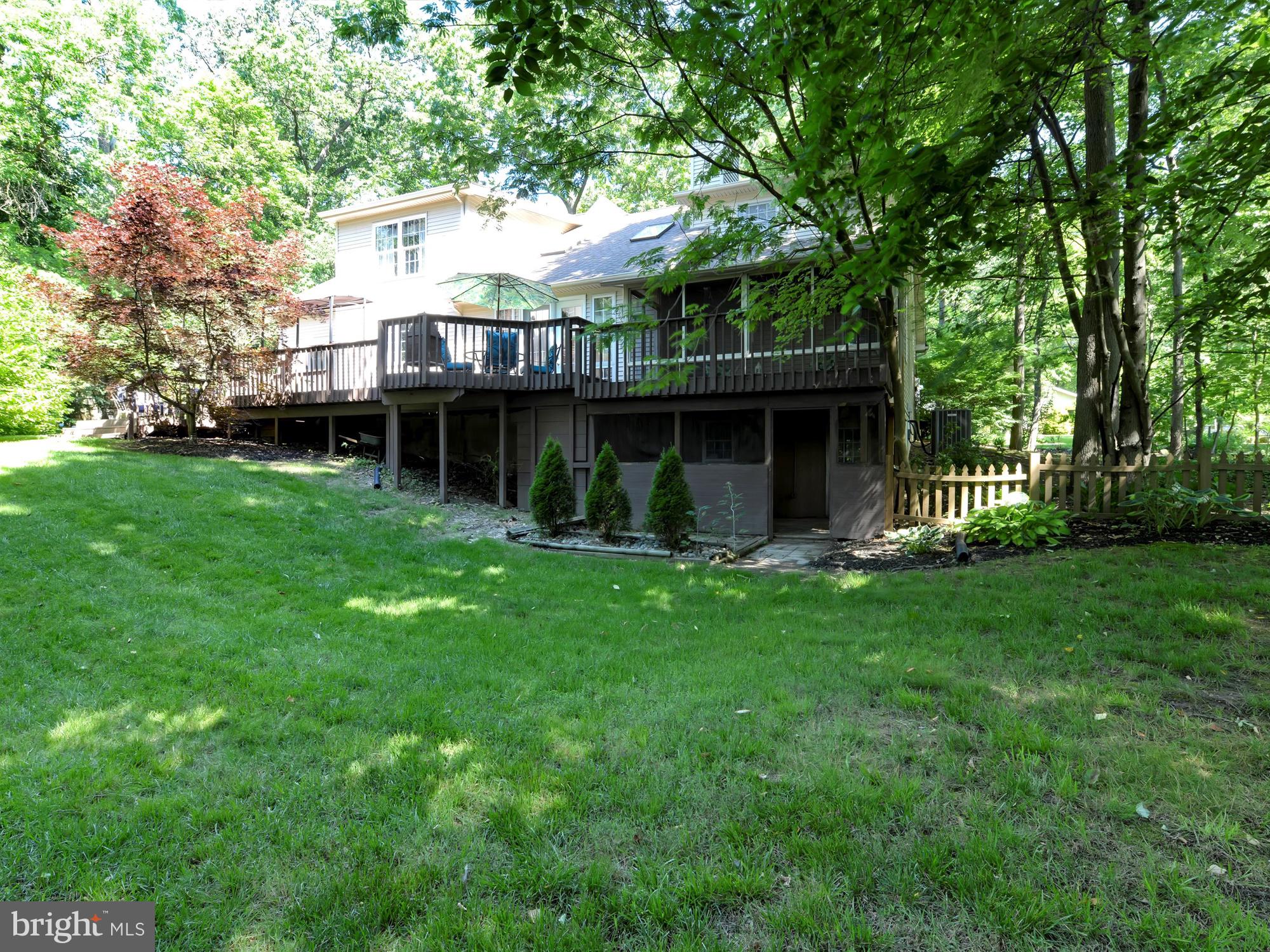 LAUREL WOODS - Residential